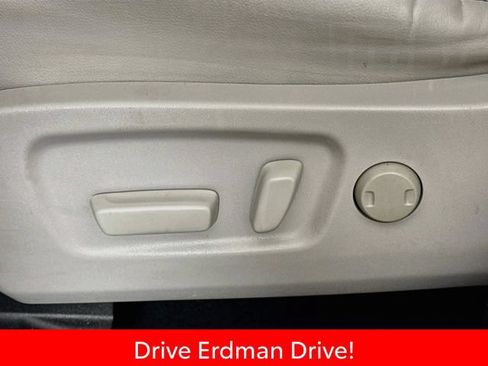 Certified 2018 Toyota Highlander Plus AWD/4WD image 12