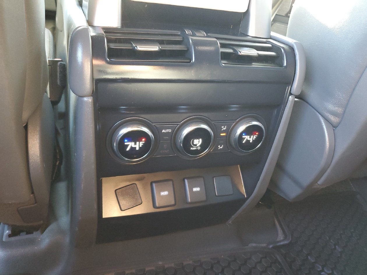 Used 2023 Land Rover Defender 130 X-Dynamic SE AWD/4WD image 15