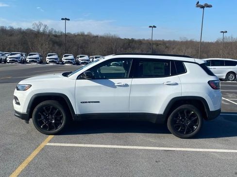 New 2026 Jeep Compass Latitude image 4