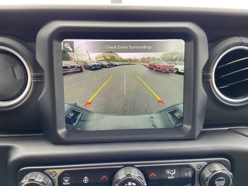 Used 2022 Jeep Gladiator Overland w/ Popular Equipment Package image 20