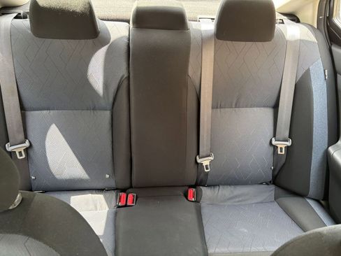Used 2025 Nissan Versa SV FWD image 33