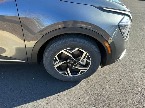 Used 2024 Kia Sportage LX image 13