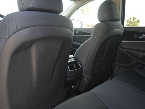 Used 2019 Kia Sorento L image 13