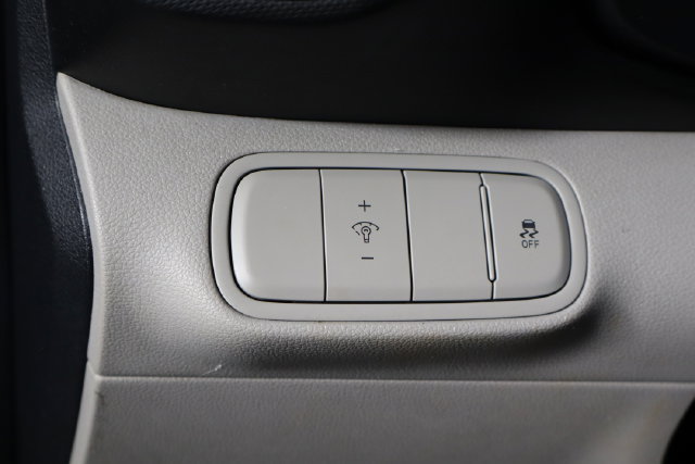 Used 2024 Hyundai Venue SEL FWD image 22
