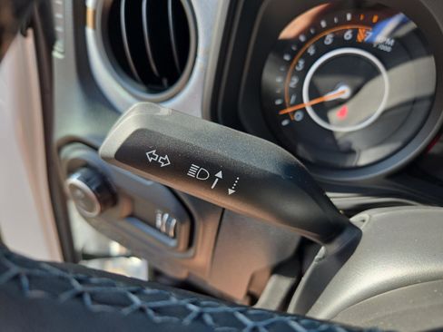 New 2025 Jeep Gladiator Sport image 19