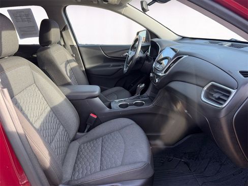 Used 2019 Chevrolet Equinox LT w/ Sun & Navigation Package image 15