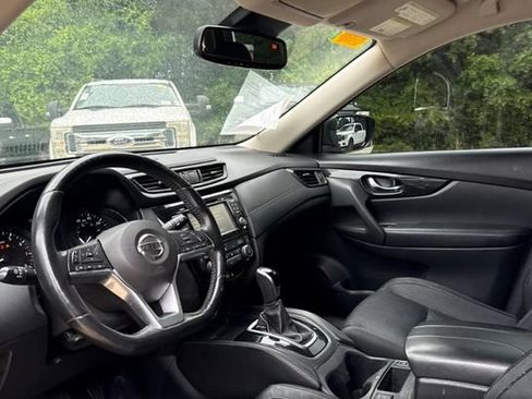 Used 2017 Nissan Rogue SL FWD image 13