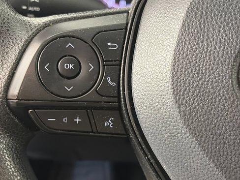 Used 2024 Toyota RAV4 XLE AWD/4WD image 17