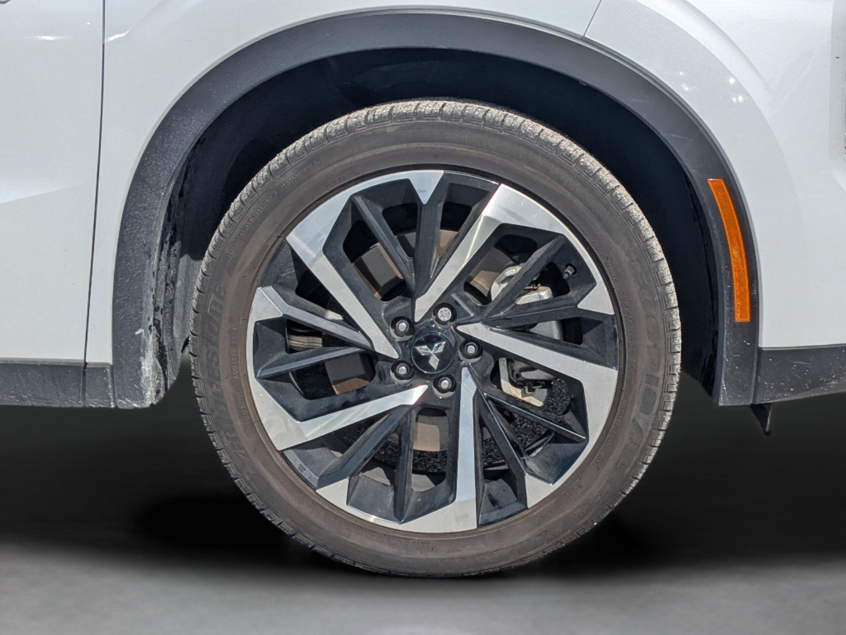 Used 2025 Mitsubishi Outlander SE AWD/4WD image 33