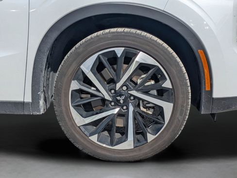 Used 2025 Mitsubishi Outlander SE AWD/4WD image 33