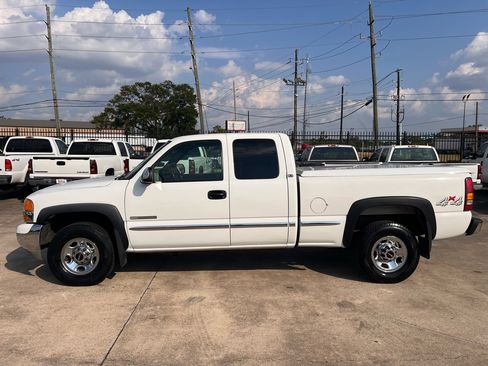 Used 2001 GMC Sierra 2500 4x4 Extended Cab w/ Convenience Plus Group image 3