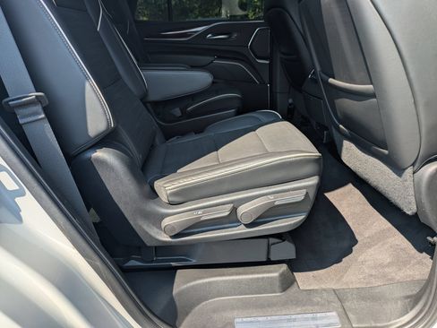 Used 2023 Cadillac Escalade Premium Luxury AWD/4WD image 41