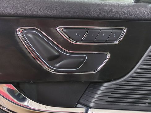 Used 2022 Lincoln Corsair Reserve w/ Equipment Group 201A image 14