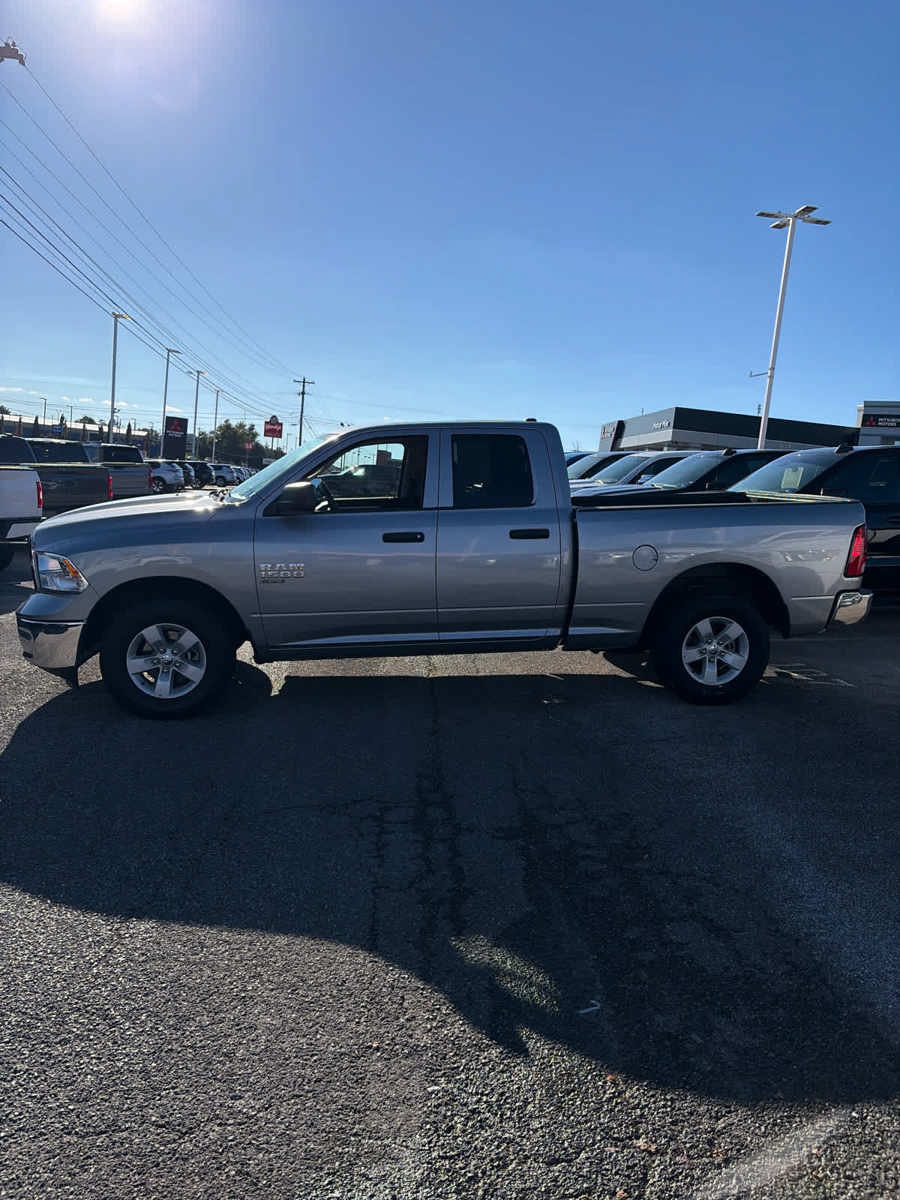 Used 2024 RAM 1500 Classic SLT AWD/4WD image 12