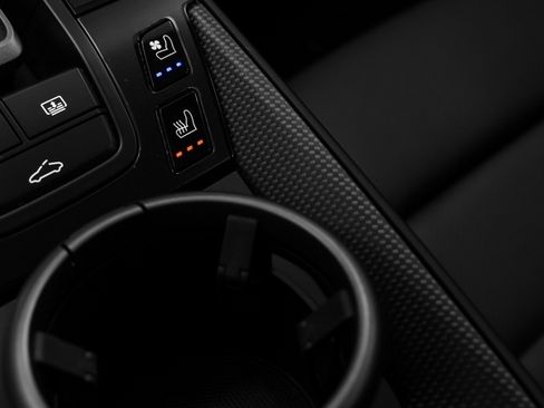 Used 2025 Porsche 911 Carrera w/ Premium Package image 41