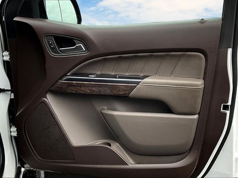 Used 2022 GMC Canyon Denali image 20