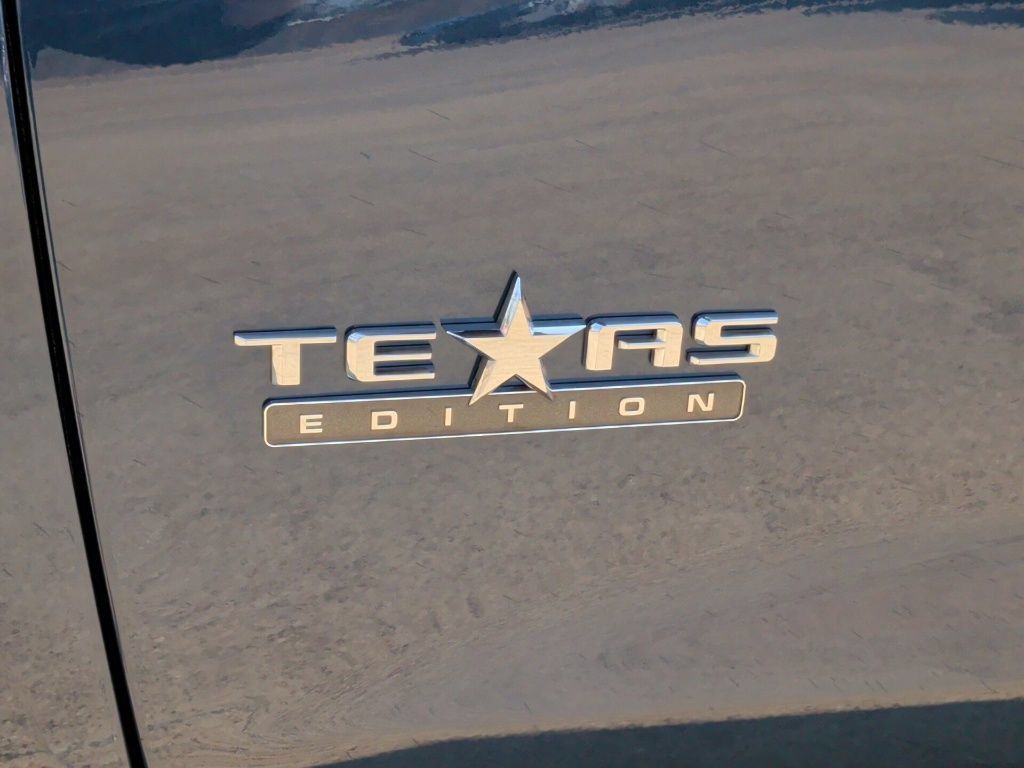 Used 2022 Chevrolet Silverado 1500 LTZ AWD/4WD image 52