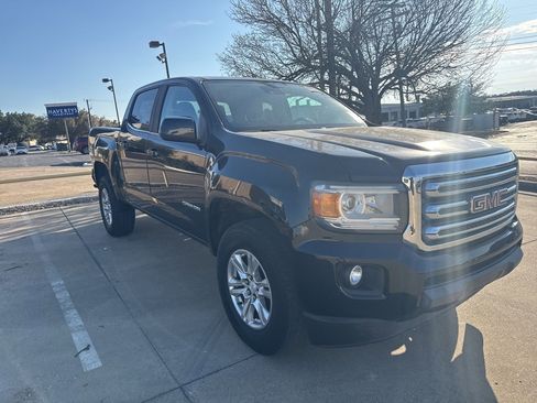 Used 2019 GMC Canyon SLE w/ Driver Alert Package image 3