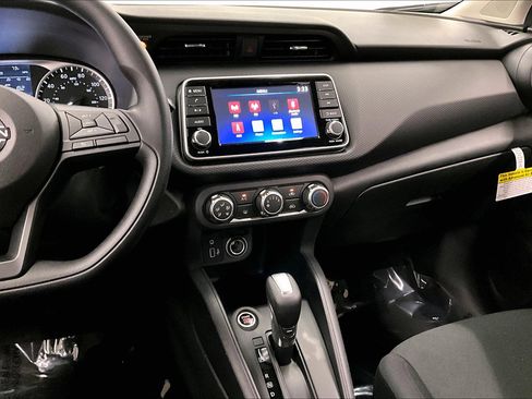 New 2025 Nissan Kicks Play S FWD image 8