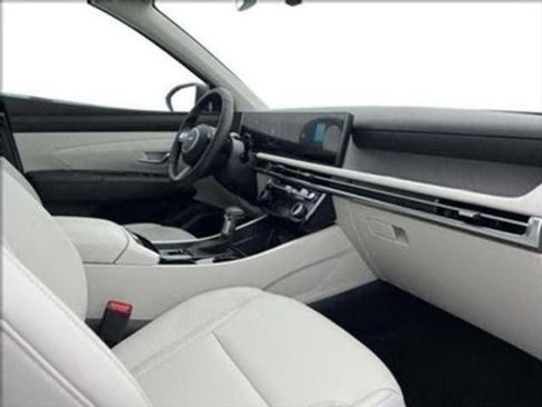 New 2025 Hyundai Tucson SEL image 18