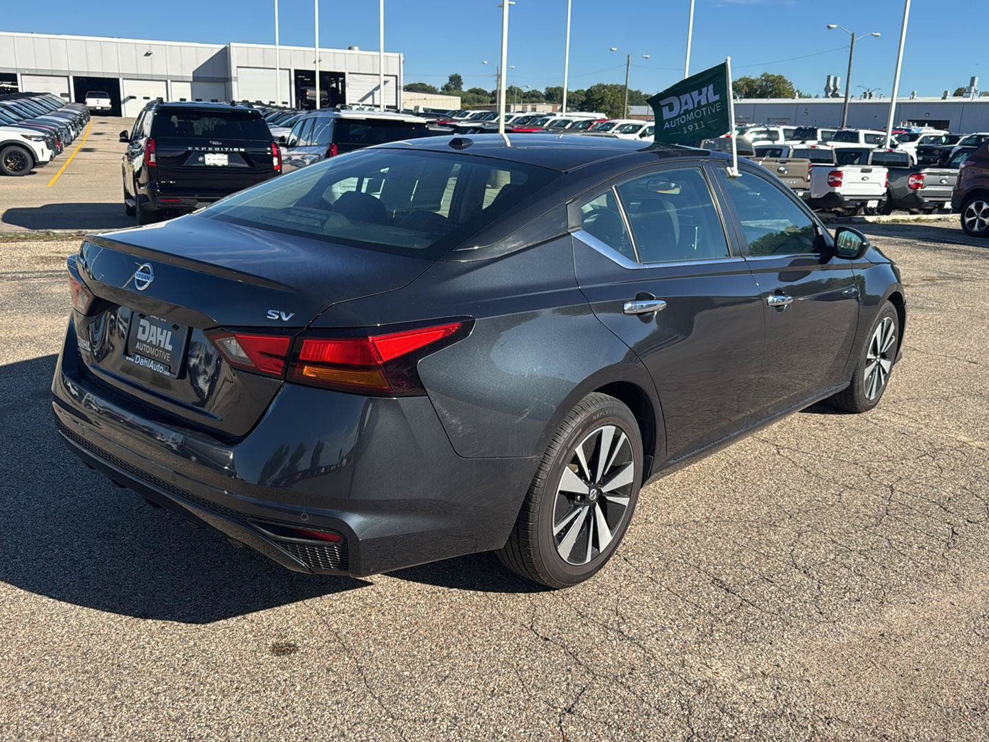 Used 2021 Nissan Altima 2.5 SV FWD image 3