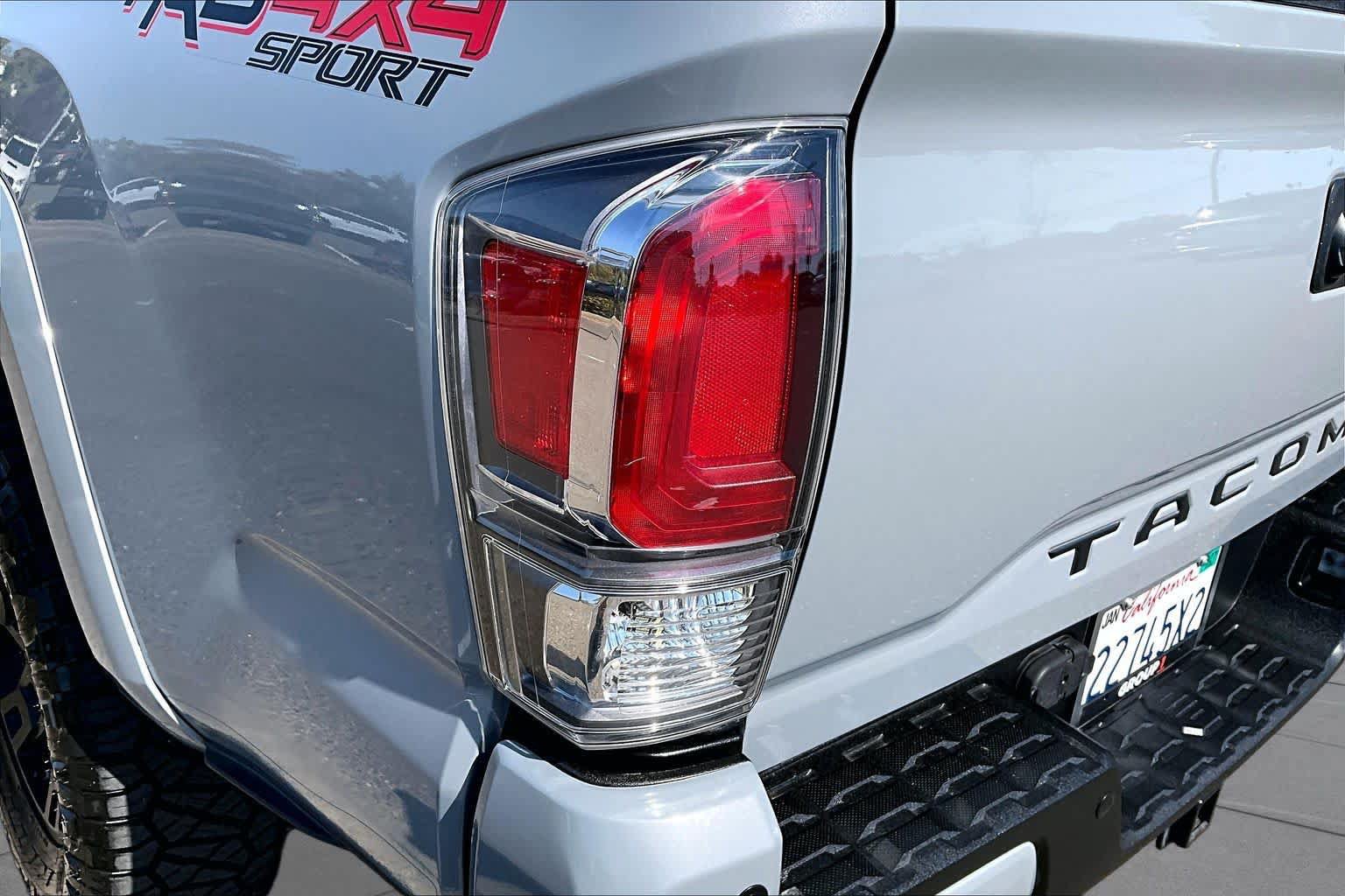 Certified 2020 Toyota Tacoma TRD Sport w/ TRD Premium Sport Package AWD/4WD image 28