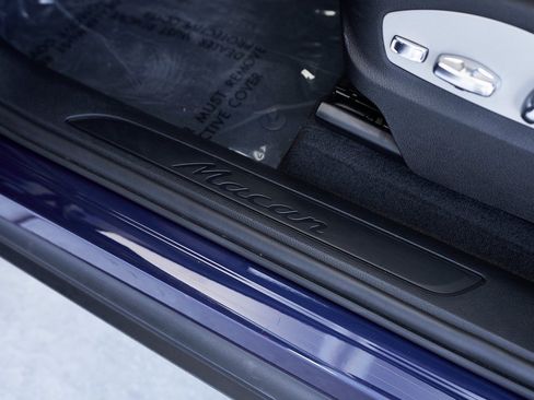 Used 2024 Porsche Macan image 22