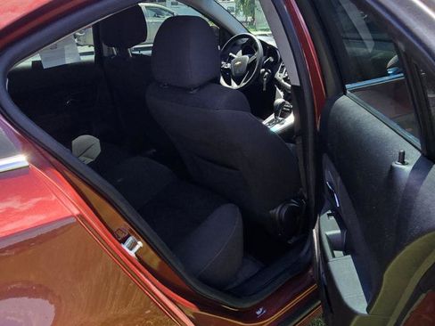Used 2012 Chevrolet Cruze LT FWD image 10