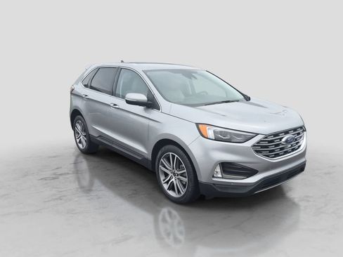 Used 2024 Ford Edge Titanium w/ Equipment Group 301A AWD/4WD image 2