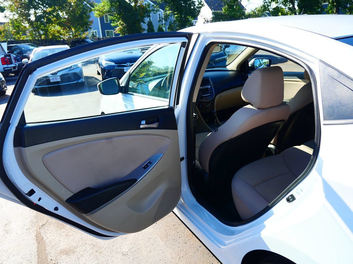 Used 2017 Hyundai Accent SE FWD image 22