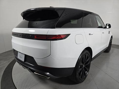 New 2025 Land Rover Range Rover Sport SE image 5