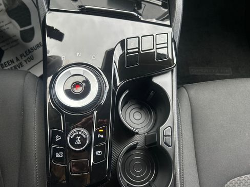Used 2023 Kia Sportage LX image 16