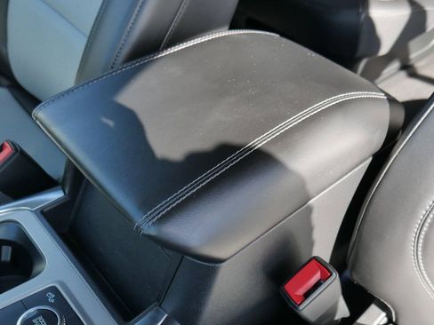 Used 2023 Ford Explorer XLT w/ Equipment Group 202A image 38