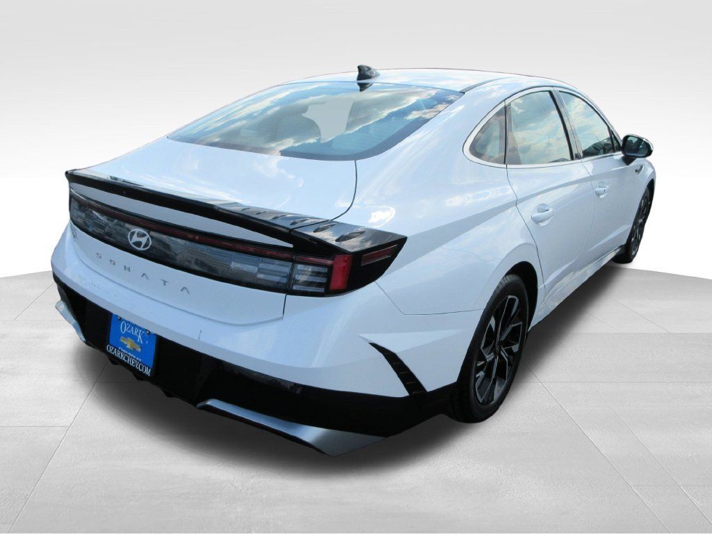 Used 2025 Hyundai Sonata SEL FWD image 5