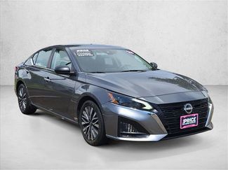 Used 2025 Nissan Altima 2.5 SV FWD video 3