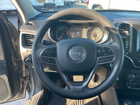 Used 2021 Jeep Cherokee Latitude image 18