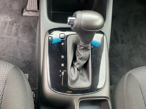 Used 2018 Kia Forte LX w/ LX Rear Camera Package image 12