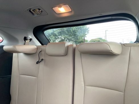 Used 2023 Toyota Highlander XLE FWD image 11