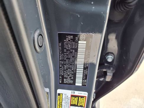 Used 2025 Toyota Camry LE w/ Convenience Package FWD image 34