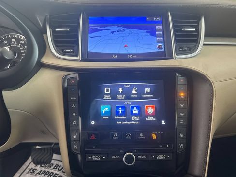 Used 2019 INFINITI QX50 Essential AWD/4WD image 16
