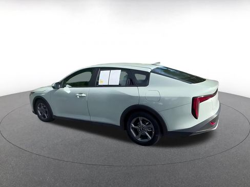 Used 2025 Kia K4 FWD image 10