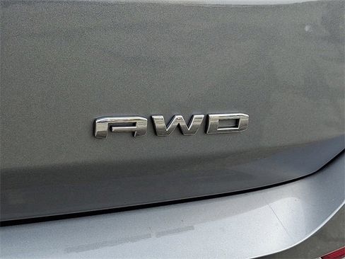 Used 2024 GMC Terrain Denali image 31