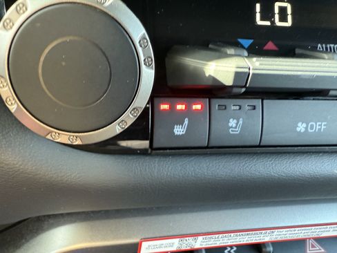 New 2026 Toyota Tundra Platinum AWD/4WD image 25