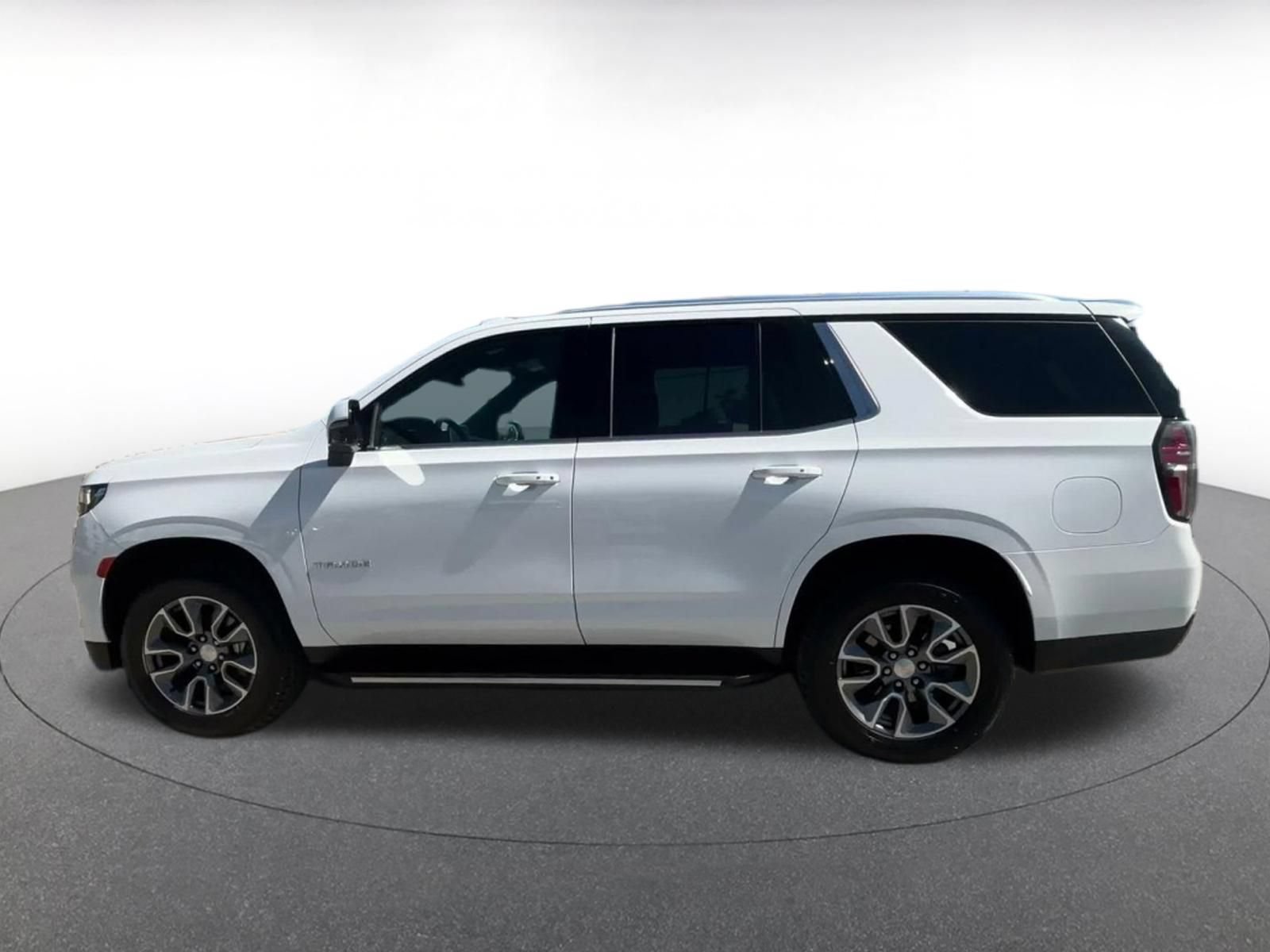 Used 2024 Chevrolet Tahoe LT w/ Luxury Package RWD image 8
