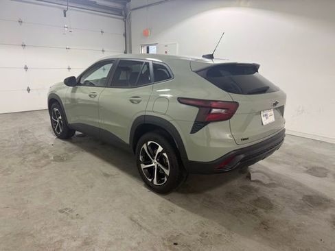 Certified 2024 Chevrolet Trax RS w/ Sunroof Package image 4