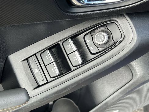 Certified 2024 Subaru Crosstrek 2.5i Limited w/ Crosstrek Mirror Package image 25