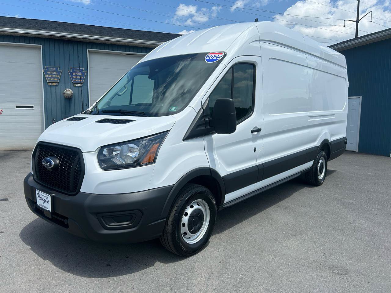 Used 2025 Ford Transit 250 148 High Roof Extended w/ Load Area Protection Package RWD image 1