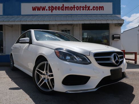 Used 2014 Mercedes-Benz E 550 4MATIC Sedan image 2