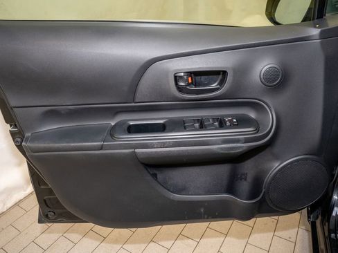 Used 2016 Toyota Prius C One image 10