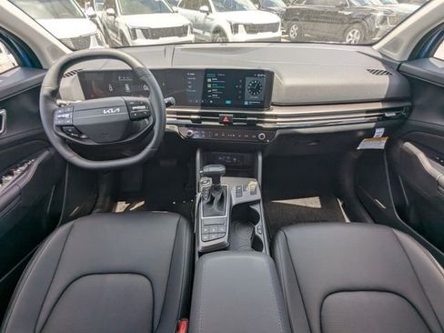 New 2026 Kia Sportage EX FWD image 17